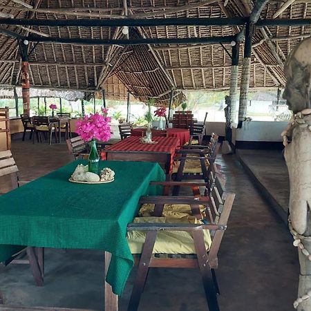 Funky Squids Beach Resort Багамойо Экстерьер фото